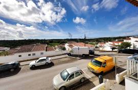 2 Bedroom Apartment with Private Terrace in Quiet Area of Estômbar
