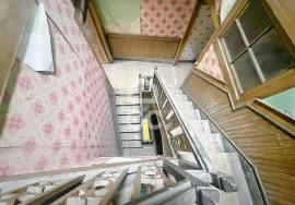 Building with Soul and History in the Heart of the City — Ideal for Investment