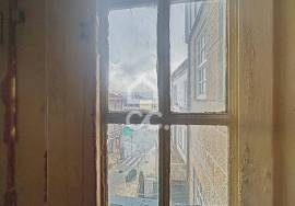 Building with Soul and History in the Heart of the City — Ideal for Investment