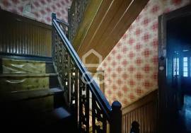 Building with Soul and History in the Heart of the City — Ideal for Investment