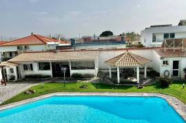 Exclusive Villa in Azeitão — Space, Nature & Investment Potential