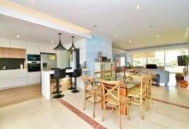 Exclusive Villa in Azeitão — Space, Nature & Investment Potential