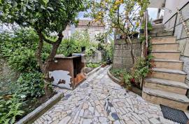 3 Bedroom Villa with Garden and Mountain Views
