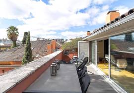 Top floor of a Palaccio with a stunning terrace and stunning views of the southwest and the Cristo Rei
