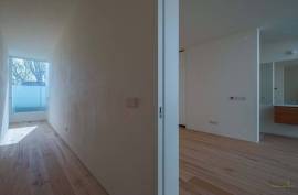 Bright T3+1 loft with 30 sqm of outdoor space to enjoy outdoor living in Marvila to the fullest.