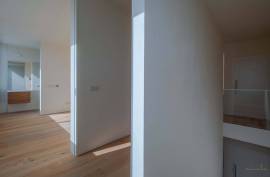 Bright T3+1 loft with 30 sqm of outdoor space to enjoy outdoor living in Marvila to the fullest.
