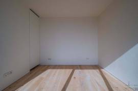 Bright T3+1 loft with 30 sqm of outdoor space to enjoy outdoor living in Marvila to the fullest.