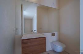 Bright T3+1 loft with 30 sqm of outdoor space to enjoy outdoor living in Marvila to the fullest.