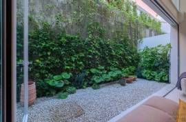 Bright T3+1 loft with 30 sqm of outdoor space to enjoy outdoor living in Marvila to the fullest.