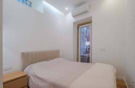 Intimate outdoor space - T2 furnished in Misericórdia