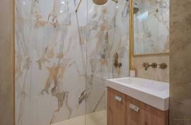 Intimate outdoor space - T2 furnished in Misericórdia