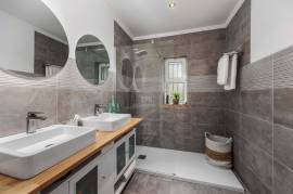 Stunning 3 Bed South Facing Apartment - Central Vilamoura