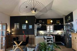 * EXCLUSIVE * Elegant Garden Bungalow T2 + 1 with Income Potential in Funchal * EXCLUSIVE * Elegant Garden Bungalow T2 + 1 with Income Potential in Funchal