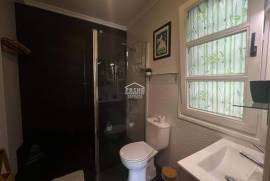 * EXCLUSIVE * Elegant Garden Bungalow T2 + 1 with Income Potential in Funchal * EXCLUSIVE * Elegant Garden Bungalow T2 + 1 with Income Potential in Funchal