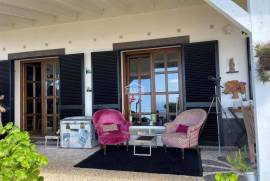 * EXCLUSIVE * Elegant Garden Bungalow T2 + 1 with Income Potential in Funchal * EXCLUSIVE * Elegant Garden Bungalow T2 + 1 with Income Potential in Funchal