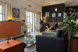 * EXCLUSIVE * Elegant Garden Bungalow T2 + 1 with Income Potential in Funchal * EXCLUSIVE * Elegant Garden Bungalow T2 + 1 with Income Potential in Funchal