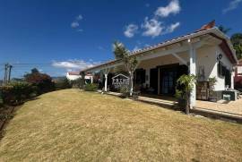 * EXCLUSIVE * Elegant Garden Bungalow T2 + 1 with Income Potential in Funchal * EXCLUSIVE * Elegant Garden Bungalow T2 + 1 with Income Potential in Funchal
