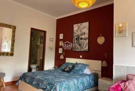 * EXCLUSIVE * Elegant Garden Bungalow T2 + 1 with Income Potential in Funchal * EXCLUSIVE * Elegant Garden Bungalow T2 + 1 with Income Potential in Funchal