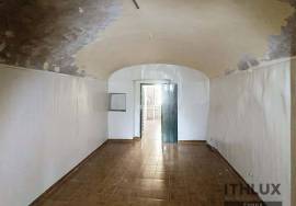 Wholly owned building located in the heart of the historic center of Elvas