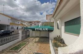 5 bedroom villa with garage located in Bairro Europa – Elvas - Portugal