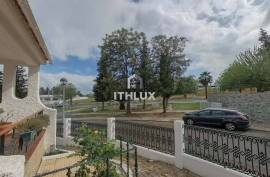 5 bedroom villa with garage located in Bairro Europa – Elvas - Portugal