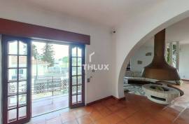 5 bedroom villa with garage located in Bairro Europa – Elvas - Portugal