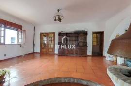 5 bedroom villa with garage located in Bairro Europa – Elvas - Portugal