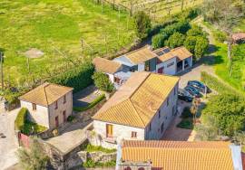 Exclusive Farm with 5 Bedroom Tourist Potential in Gondar Amarante