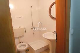 SHOP NEXT TO PINHAL NOVO TRAIN STATION ALREADY DIVIDED