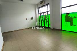 SHOP NEXT TO PINHAL NOVO TRAIN STATION ALREADY DIVIDED