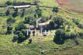 Furnas Peninsula: Luxury Farm with 1,481ha and 25km of Water Bank