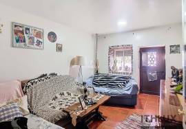 House located in Vila Boim, Elvas with a gross private area of 67m2 and land of 358m2