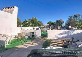 House located in Vila Boim, Elvas with a gross private area of 67m2 and land of 358m2