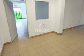 SHOP NEXT TO PINHAL NOVO TRAIN STATION ALREADY DIVIDED