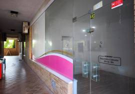 Shop in Quinta do Almirante, with smoke vent and garage