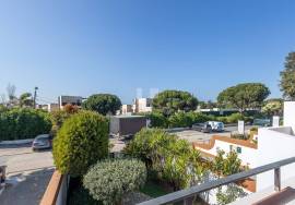 Charming 2 bedroom townhouse