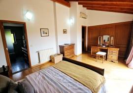 Charming Mediterranean 4 bedroom Villa with Exceptional Gardens near Santa Barbara de Nexe
