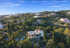 4-Bedroom Villa with Ocean Views & Exceptional Development Potential