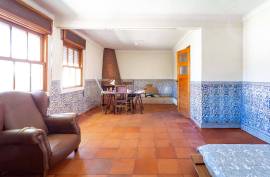 6 Bedroom Villa with Suite in the Heart of Benfica – Traditional Charm and Unique Space