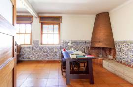 6 Bedroom Villa with Suite in the Heart of Benfica – Traditional Charm and Unique Space