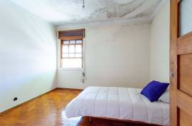 6 Bedroom Villa with Suite in the Heart of Benfica – Traditional Charm and Unique Space