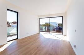 5 Bedroom Villa with Garden and Pool in Birre, Cascais
