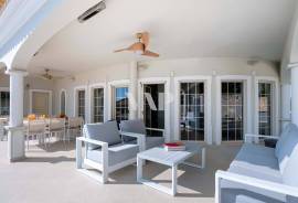 Renovated 5 Bedroom Villa with Sea Views, Pool and Large Plot near Boliqueime