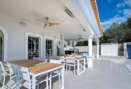Renovated 5 Bedroom Villa with Sea Views, Pool and Large Plot near Boliqueime