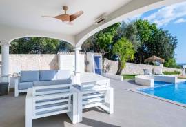 Renovated 5 Bedroom Villa with Sea Views, Pool and Large Plot near Boliqueime