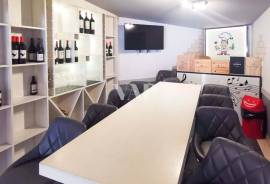 Fully Equipped Restaurant in Prime Location in Quarteira