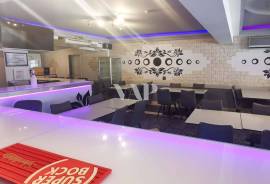 Fully Equipped Restaurant in Prime Location in Quarteira