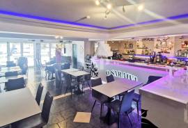 Fully Equipped Restaurant in Prime Location in Quarteira