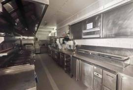 Fully Equipped Restaurant in Prime Location in Quarteira