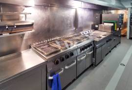 Fully Equipped Restaurant in Prime Location in Quarteira